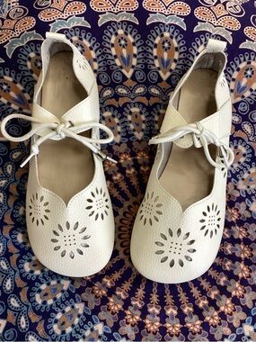 BoHo White Cutout Lace-Up Flats 9